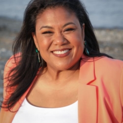 Angela Lima